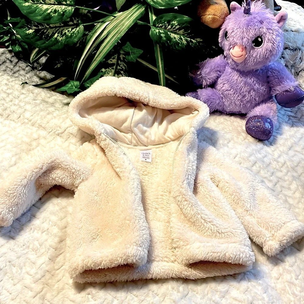 My 1st Fur~Baby Faux Fur white hooded jacket zip front size 6-9M CARTERS 💗EUC